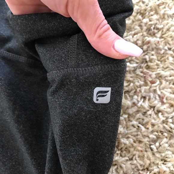 Fabletics crop leggings - Picture 3 of 4